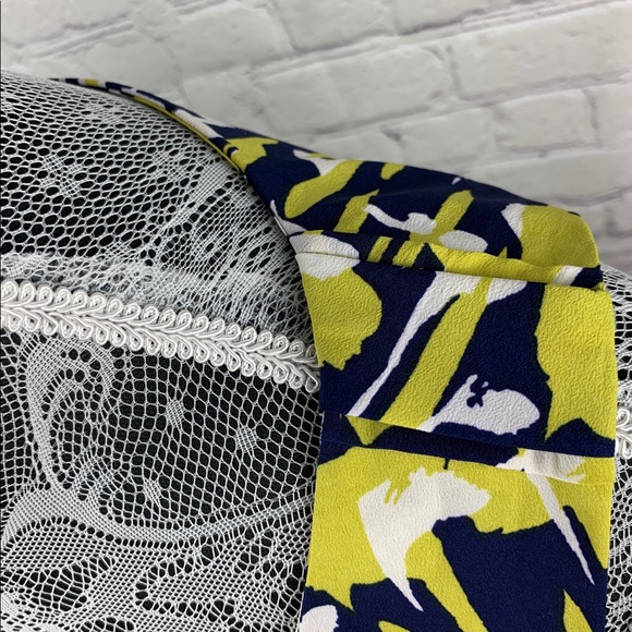 Banana Republic Green, Blue and White blouse SZ S - Picture 5 of 7